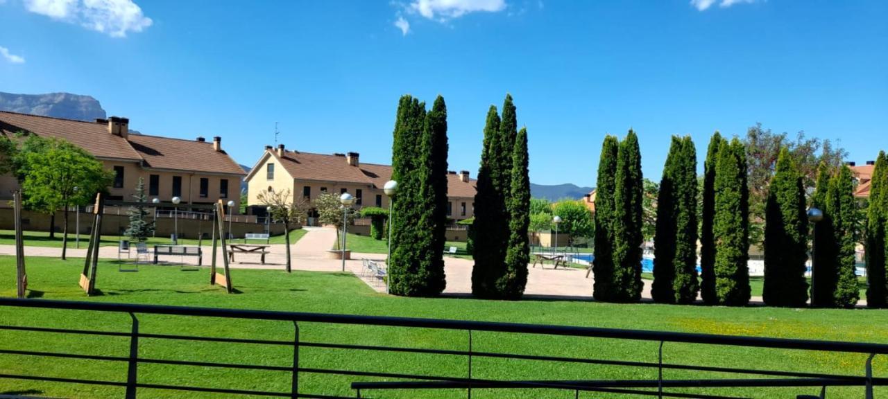 Monteperdido Jaca Appartement Buitenkant foto
